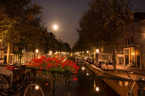 Amsterdam Moon - ©Derek Chambers