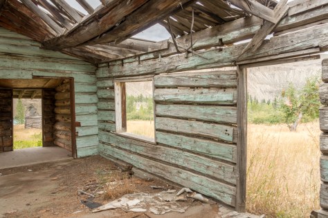 Cabin With Many Views - ©Derek Chambers